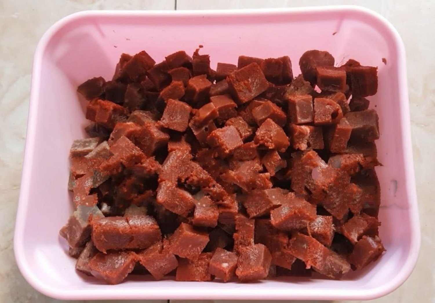 Top 10 loại thức ăn cá la hán lên đầu to đều, màu đẹp và tươi sáng
