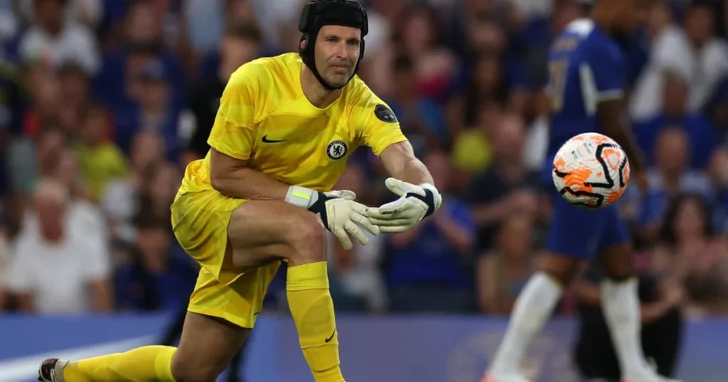 10 Best Premier League Goalkeepers Of All Time