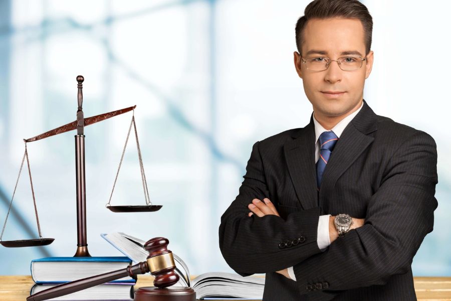 Luật sư - Nghề giữ cán cân công lý