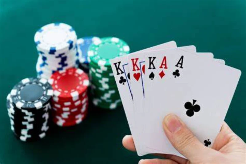 Câu trả lời cho câu hỏi bluffing trong poker là gì dành cho người chơi mới tìm hiểu