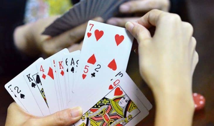 Cách Tránh Mất Hai Lá Bài Khi Chơi Tien Len: Mẹo Cho Người Chơi Mới