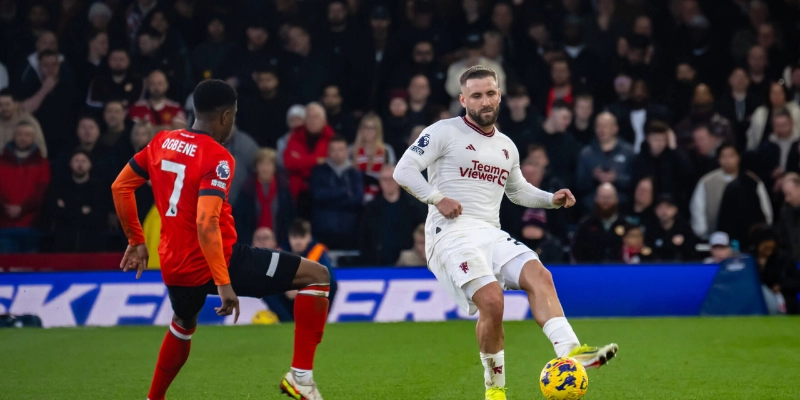 Vị Trí Wing-Back Là Gì? Vì Sao Ngày Càng Phổ Biến Trong Bóng Đá Hiện Đại?