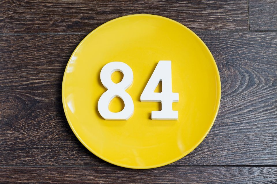 Số 84 có ý nghĩa gì? Có nên mua SIM số 84 với mong muốn thịnh vượng, phát tài phát lộc?