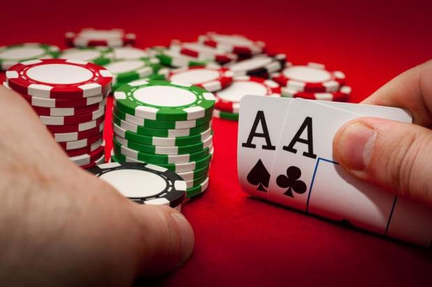 Thông Tin Phân Biệt Xì Tố Và Poker Chi Tiết Người Chơi Cần Nắm