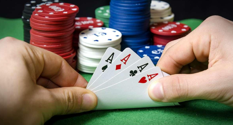 Quá trình chia bài binh 4 lá