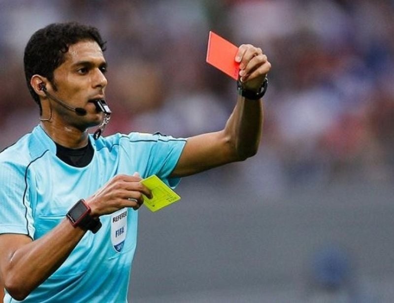 Thẻ đỏ trực tiếp trong bóng đá