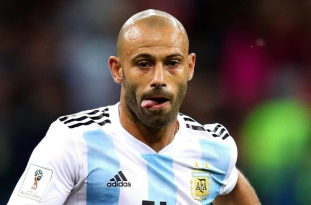 Javier Mascherano chính thức bước vào sự nghiệp cầm quân