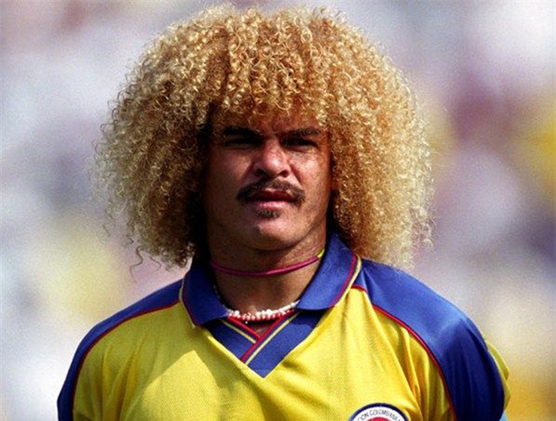 Carlos Valderrama với mái tóc xù vàng rực rỡ