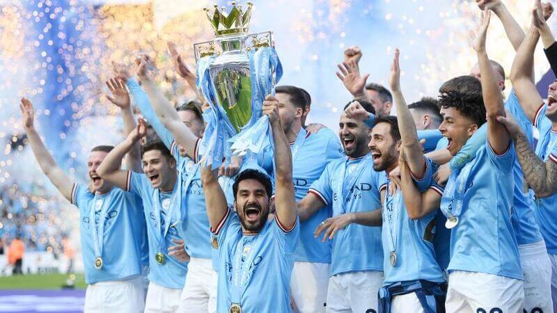 Manchester City ăn mừng cú ăn 3 lịch sử mùa giải 2022/23